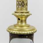 Paire de lampes en porcelaine du Japon et bronze doré, circa 1880 – Image 7