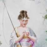 Plaque en porcelaine peinte figurant une pêcheuse, XIXe siècle – Image 4
