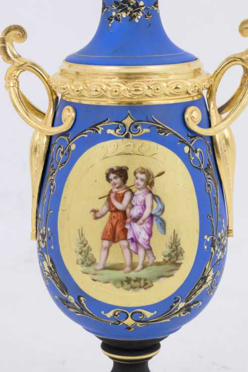 Paire de lampes en porcelaine style néoclassique, époque Napoléon III – Image 7