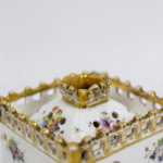 Paire de pots couverts en porcelaine de Paris, XIXe siècle – Image 7