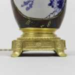 Paire de lampes en porcelaine du Japon et bronze doré, circa 1880 – Image 5