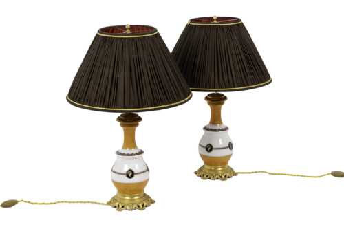 Paire de lampes en porcelaine orange et blanche, circa 1880