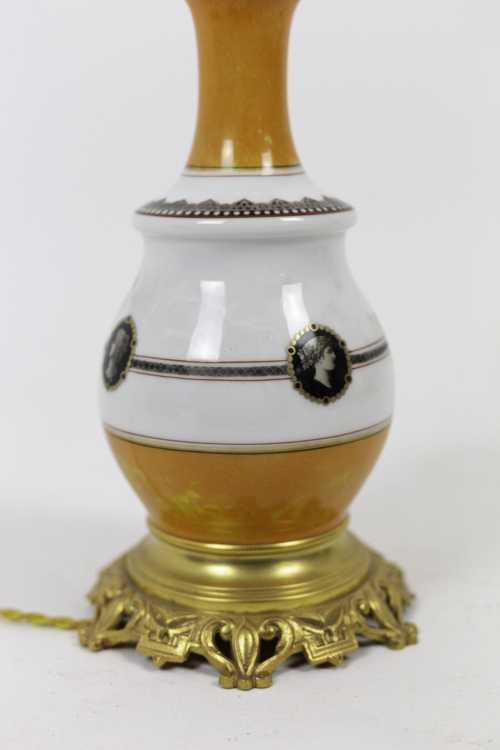 Paire de lampes en porcelaine orange et blanche, circa 1880 – Image 2