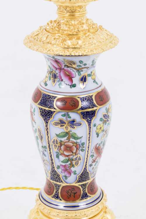Paire de lampes en porcelaine Valentine et bronze doré, circa 1880 – Image 3