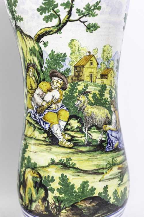 Paire de grands vases en faïence polychrome, XIXe siècle – Image 6