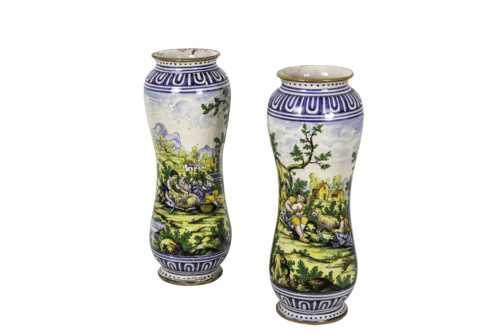 Paire de grands vases en faïence polychrome, XIXe siècle
