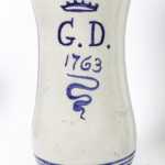 Paire de grands vases en faïence polychrome, XIXe siècle – Image 2