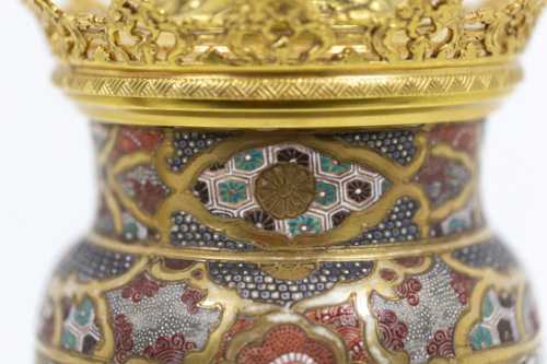 Paire de lampes en faïence de Satsuma, circa 1880 – Image 10