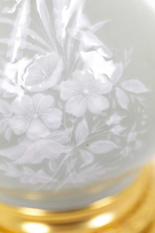Paire de lampes de style Louis XVI en porcelaine céladon, circa 1880 – Image 4