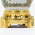 Paire de lampes en porcelaine de Canton, circa 1880 – Image 7