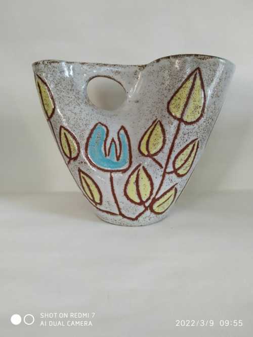 Accolay , vase deux ouvertures