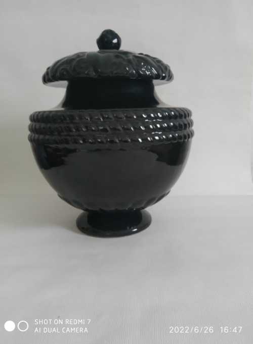 Sue et Mare, vase Serlio