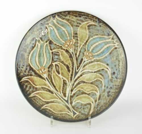 Robert Pérot, Grand plat à décor de feuillages stylisés