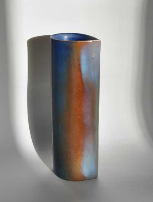 Madoura, Vase bleu, cylindre aplati
