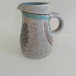 Accolay , pichet bleu et mauve – Image 4