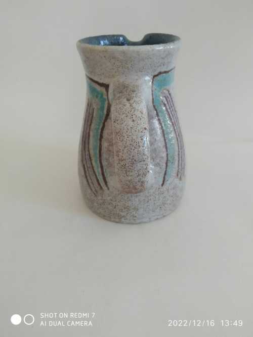 Accolay , pichet bleu et mauve – Image 5