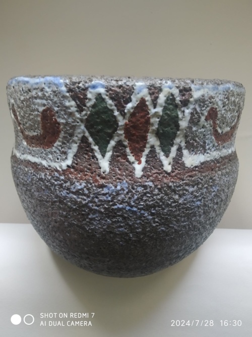 accolay, pot africaniste, décor géométrique – Image 4