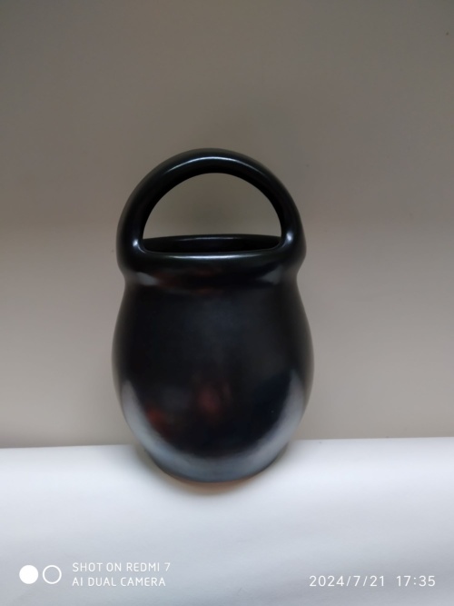 Pol Chambost , vase noir , à anse decentrée – Image 13