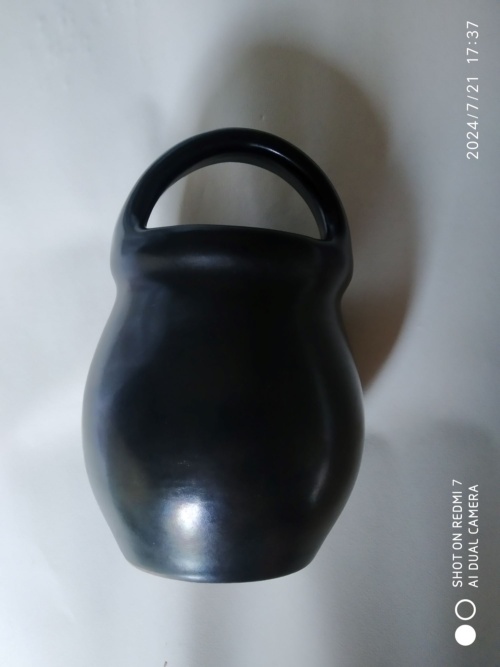 Pol Chambost , vase noir , à anse decentrée – Image 7